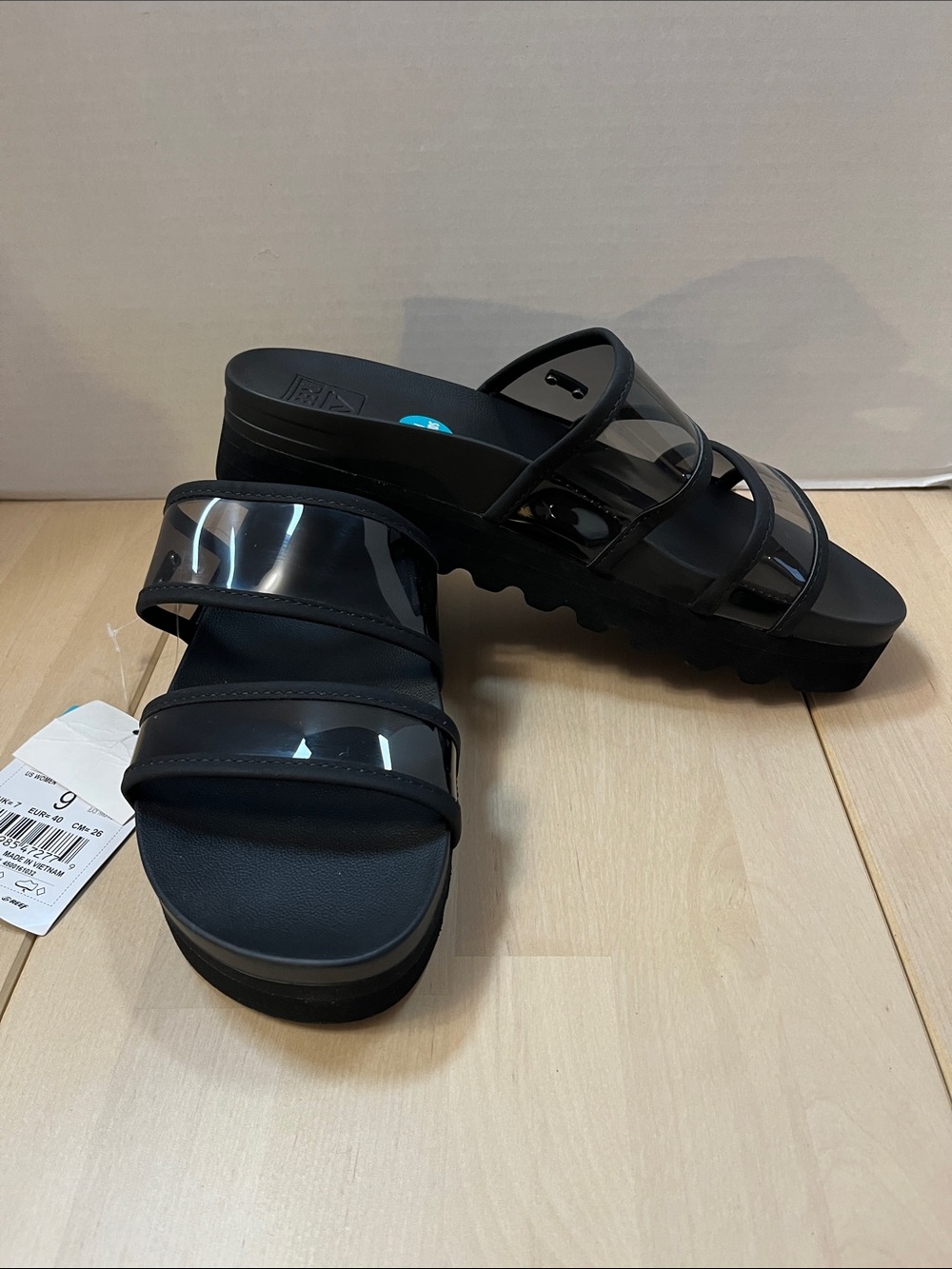 NWT - REEF Vista Hi-Energy Black Transparent Slides Sandals Women’s Size 9